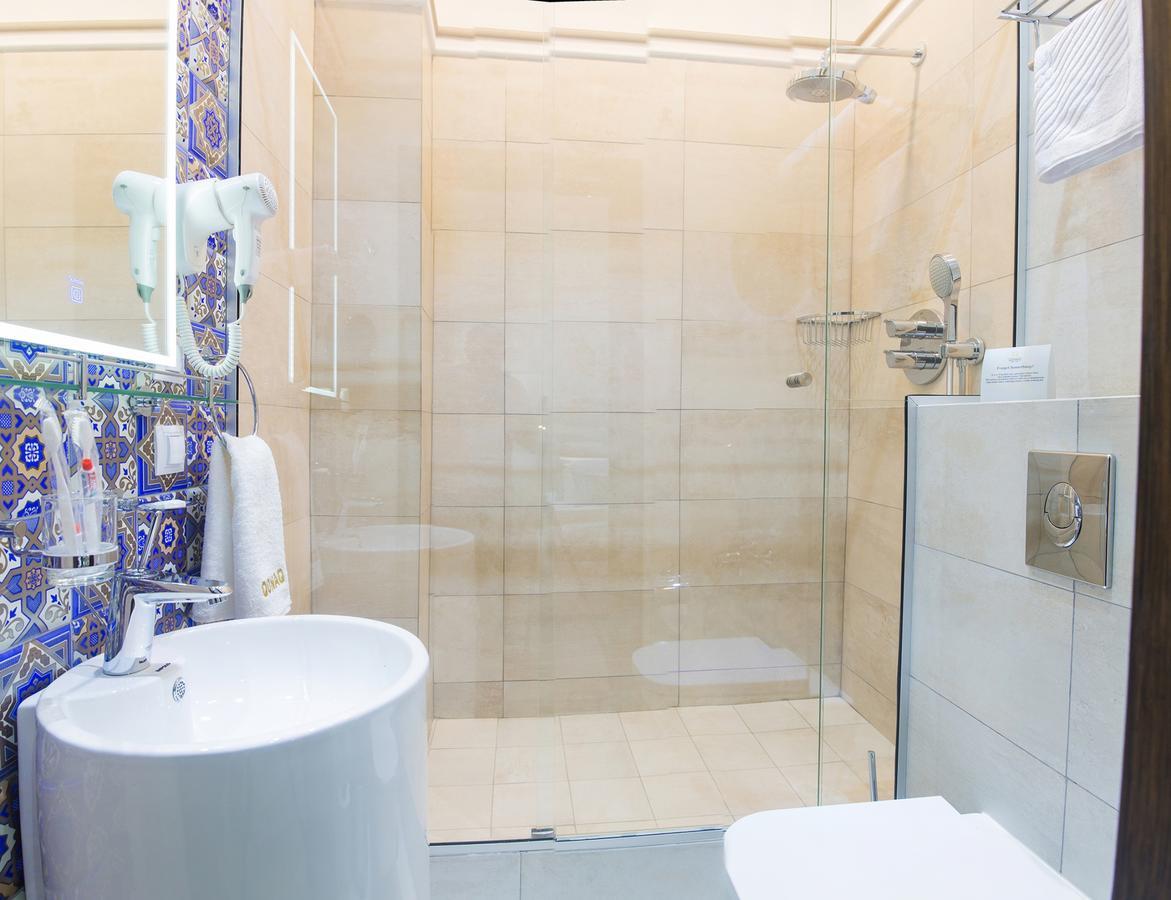 Qonaq Hotel Astana Ngoại thất bức ảnh